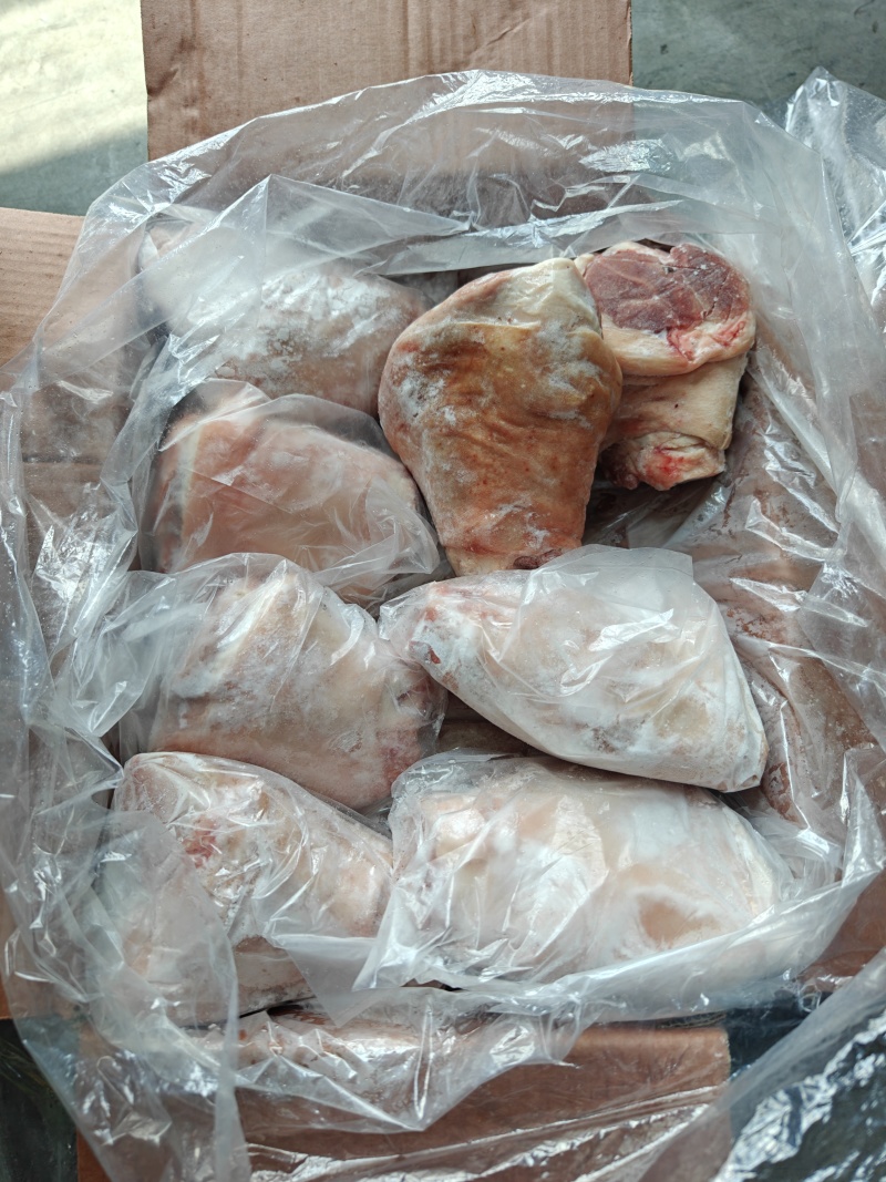 猪前肘，新货速冻，带肉率高，颜色鲜亮