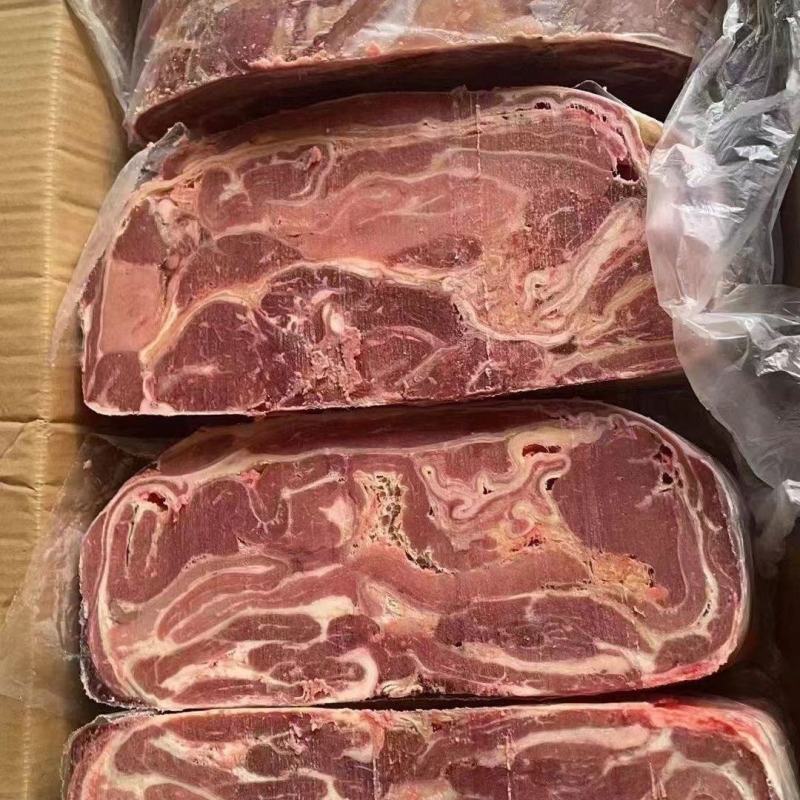 新鲜冷冻牛白腩，牛肚腩，牛坑腩，大块牛腩，一件50斤左右