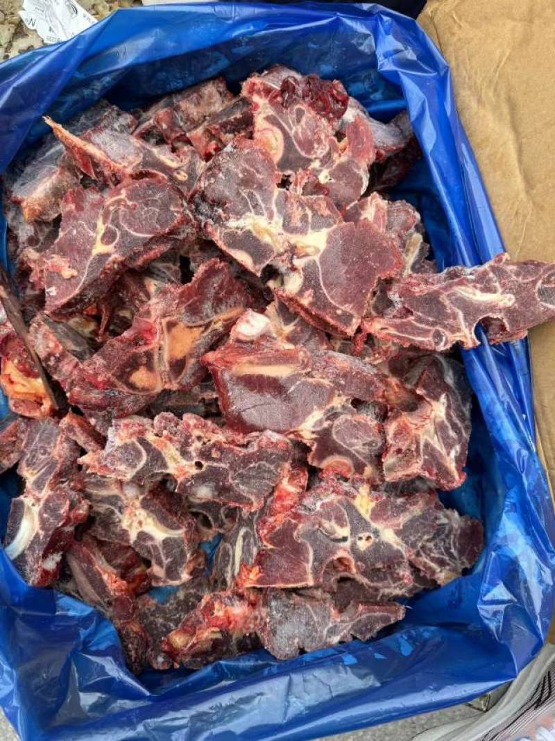 满肉牛脖骨