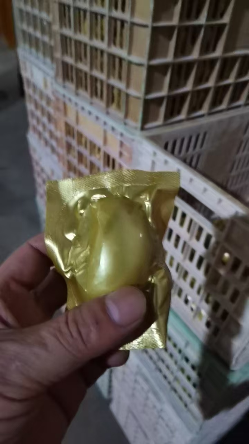 破壳咸鸭蛋，新日期，厂家直供。