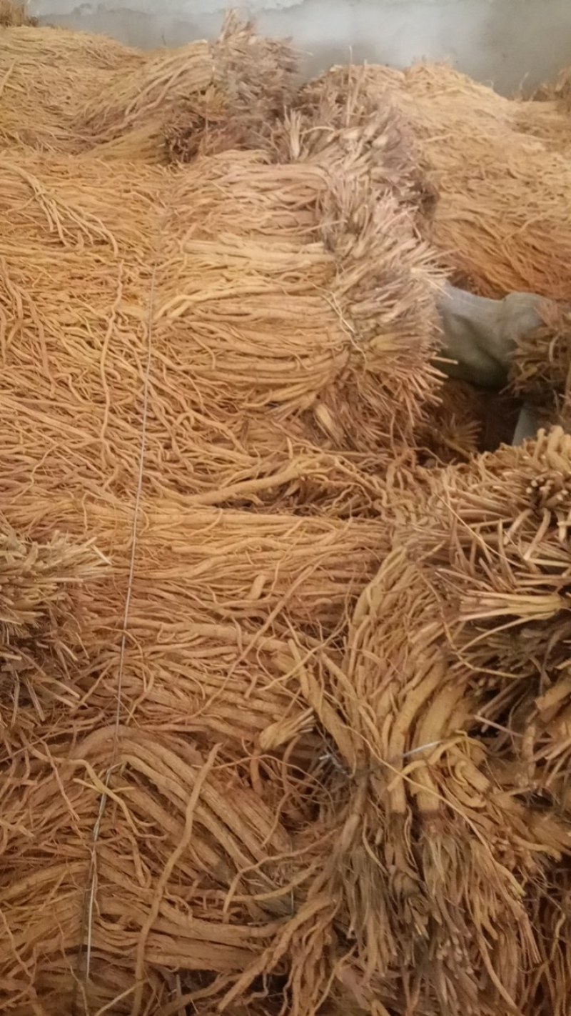 最近关防风持续缓慢涨价。纯无硫