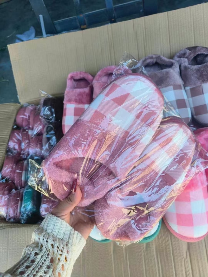 男女包跟棉拖一箱70双36-45码5箱起批