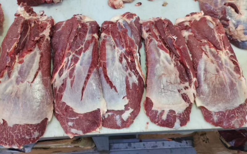 鲜牛肉批发，精品部位肉吊龙，自养自销散养溜达牛，现宰现卖