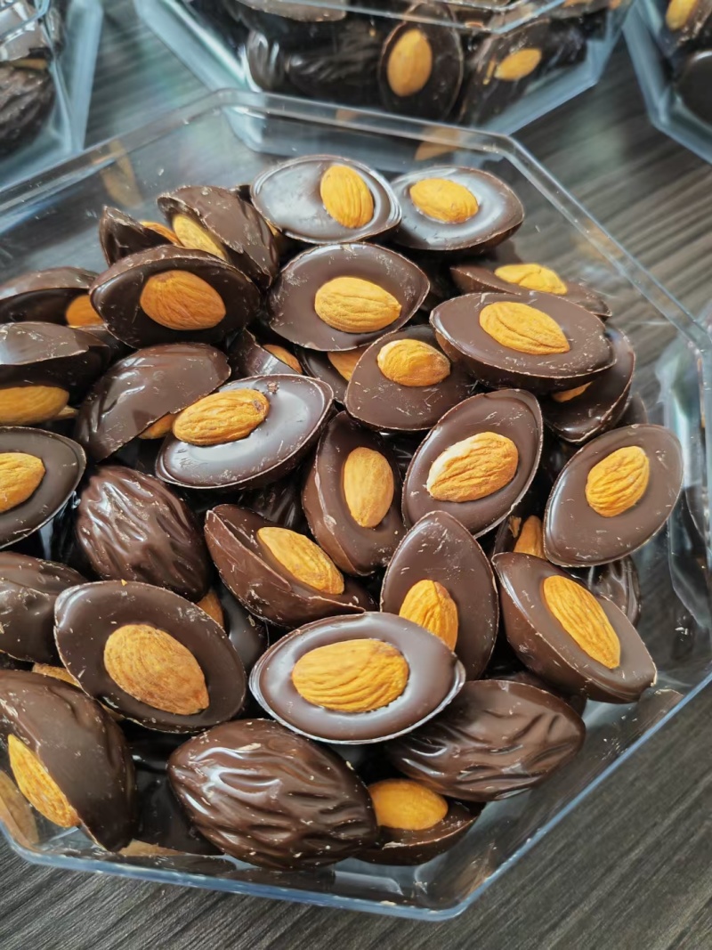 迷你巴旦木奶香醇厚香甜可口