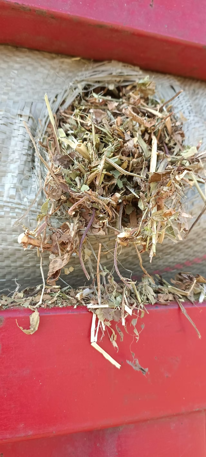 原产地大量出售花生秧羊草，一级花生秧