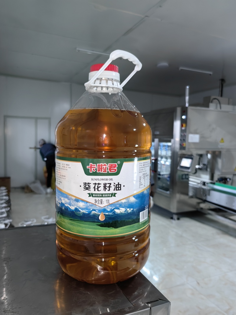 新疆伊犁葵花籽油纯物理压榨，原汁原味，香味浓郁
