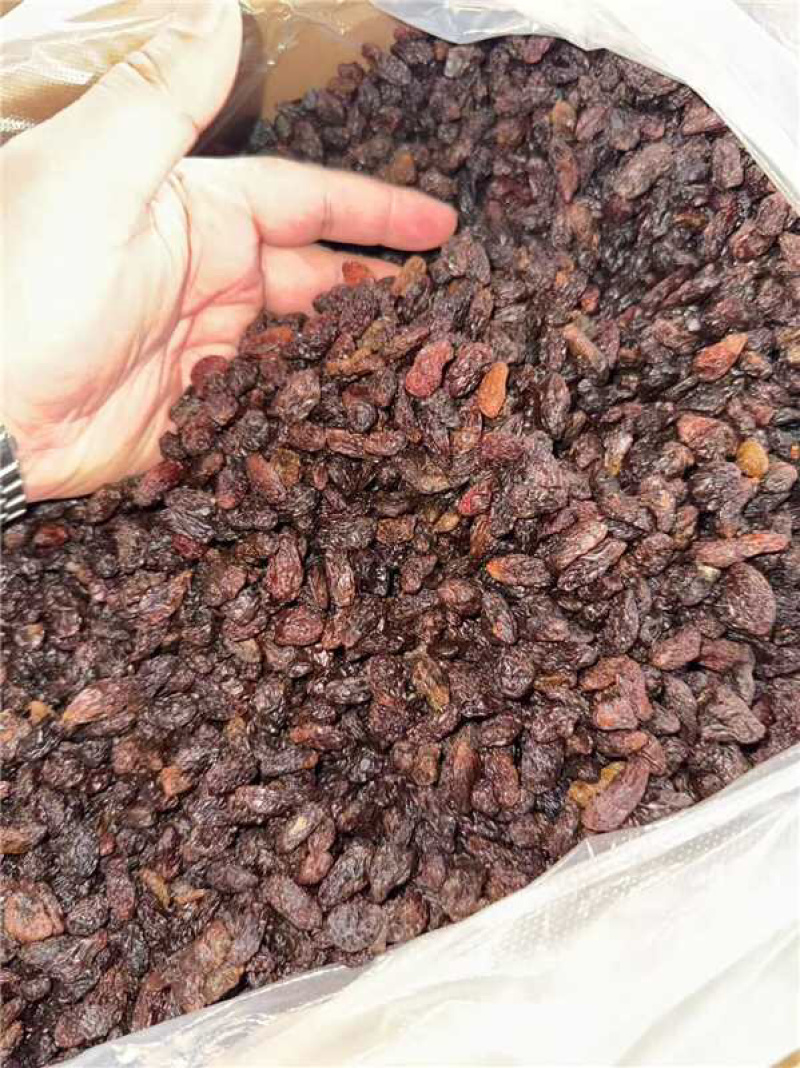 精品红提葡萄干，货源充足，产地直发，诚信经营，欢迎客商来电