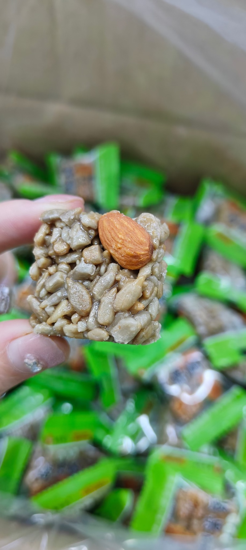 精品推荐巴旦木瓜子酥独立包装饱满果仁香酥可口
