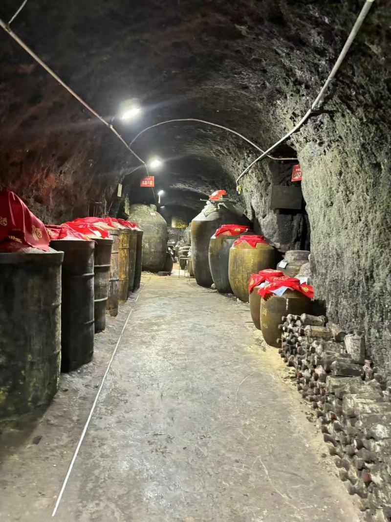 52度浓香型白酒8年老酒散酒，量大优惠欢迎新老客户前来合