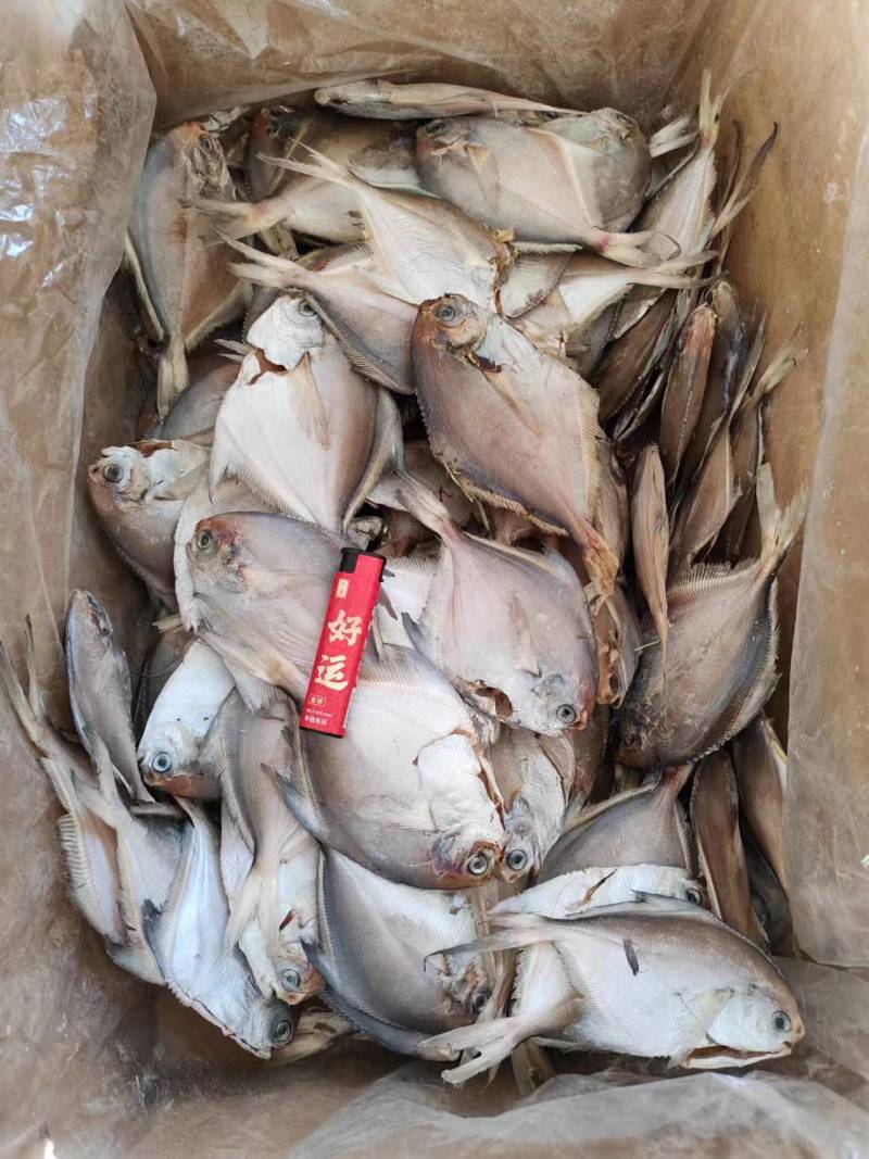 鲳鱼干，深海鲜鱼低盐造，高空晾晒环境好，卫生健康味道美！