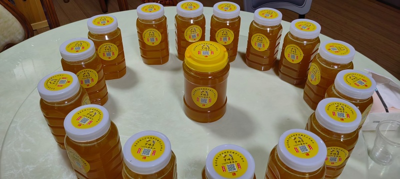 纯正土蜂蜜，源自大自然的甜蜜滋味