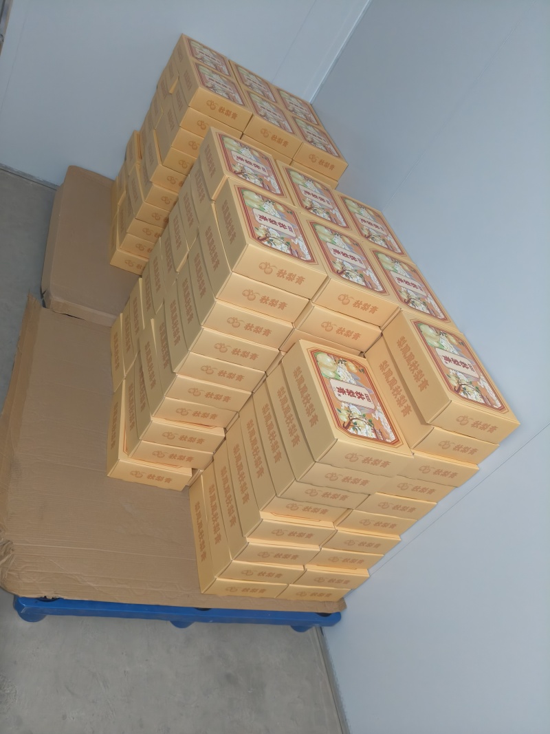 秋梨膏，梨膏礼盒装，高端大气，送礼不二选择，各大商超已入住