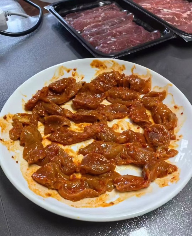 鸡胗小肝郡，适合火锅烧烤等，口感鲜脆，鲜嫩多汁，工厂直销