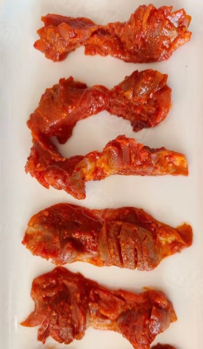 鸡胗小肝郡，适合火锅烧烤等，口感鲜脆，鲜嫩多汁，工厂直销