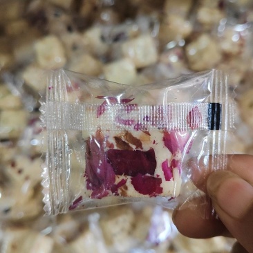 一件代发玫瑰奶芙芝麻奶芙南瓜子仁奶芙量大优惠