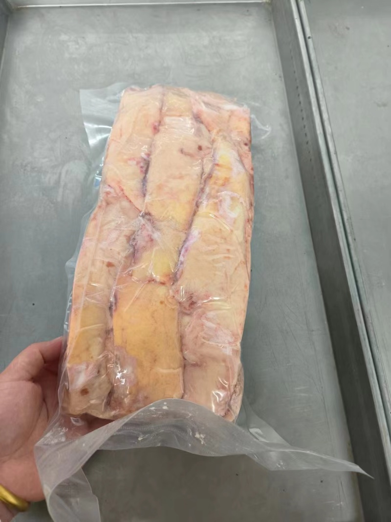 精品胸口油大量上市厂家直发品质保证量大从优