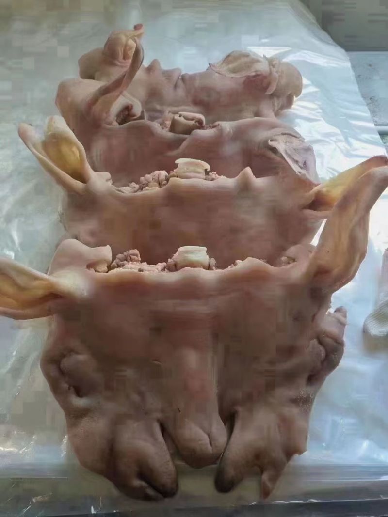 8成熟羊头肉，去骨，带舌头，带耳朵，带羊眼。