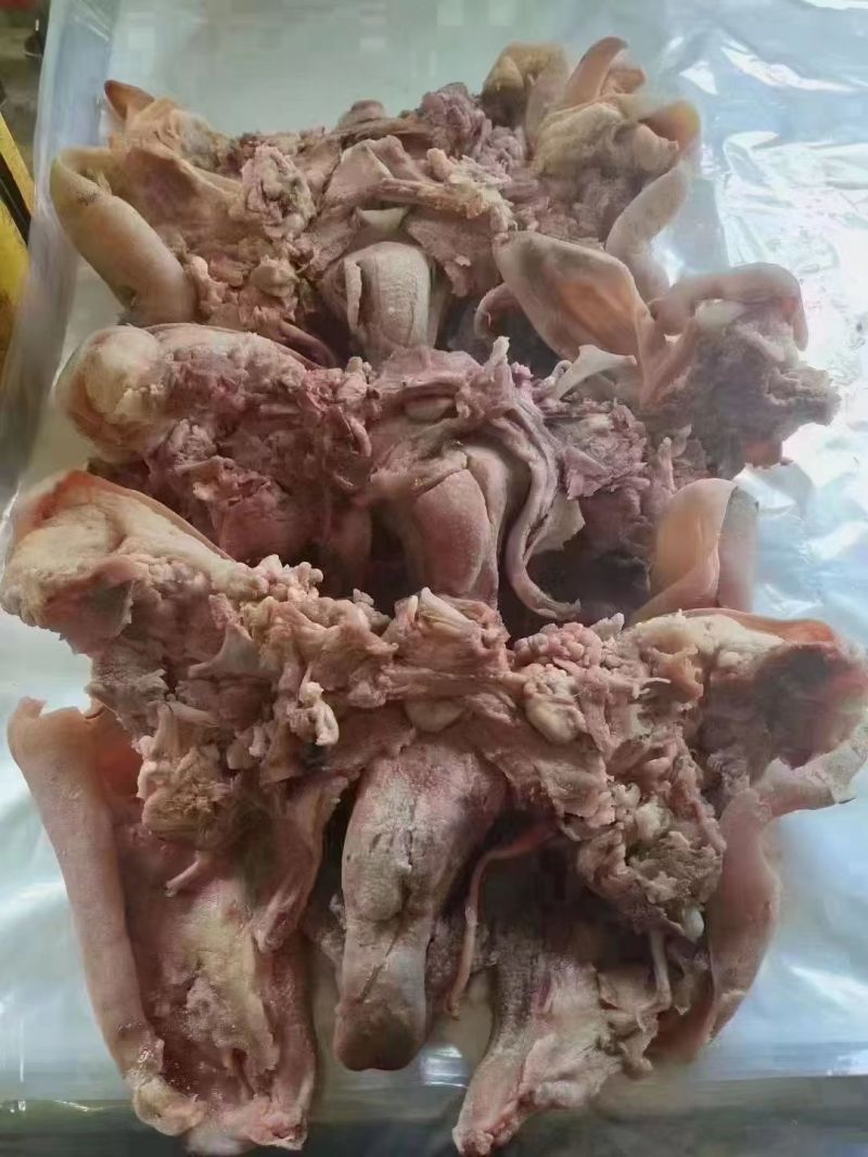 8成熟羊头肉，去骨，带舌头，带耳朵，带羊眼。