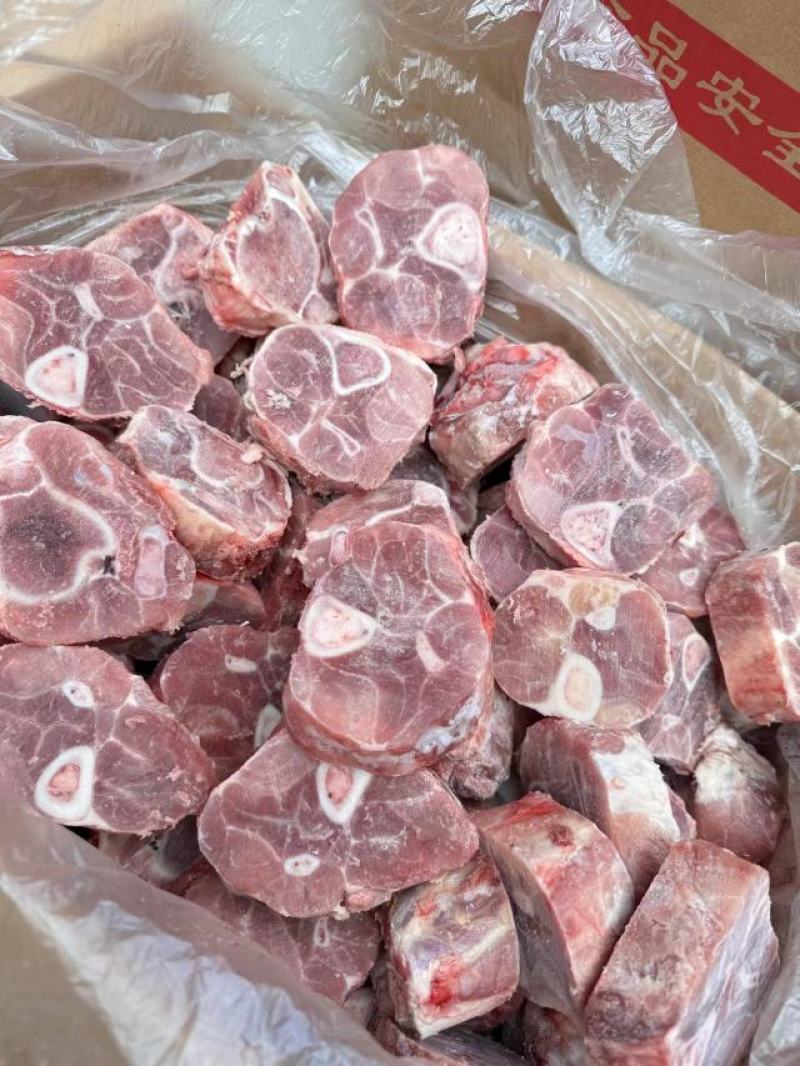 满肉肘骨块