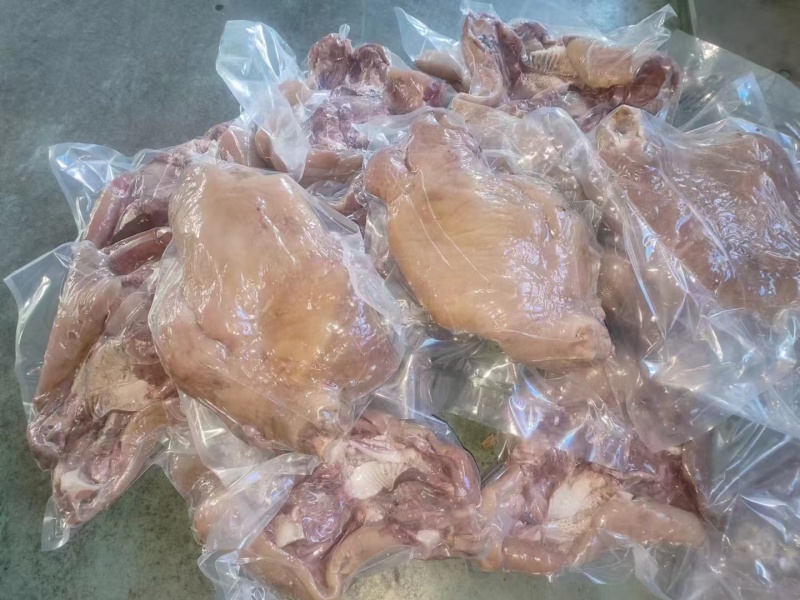 熟牛头肉，去淋巴，精修干净