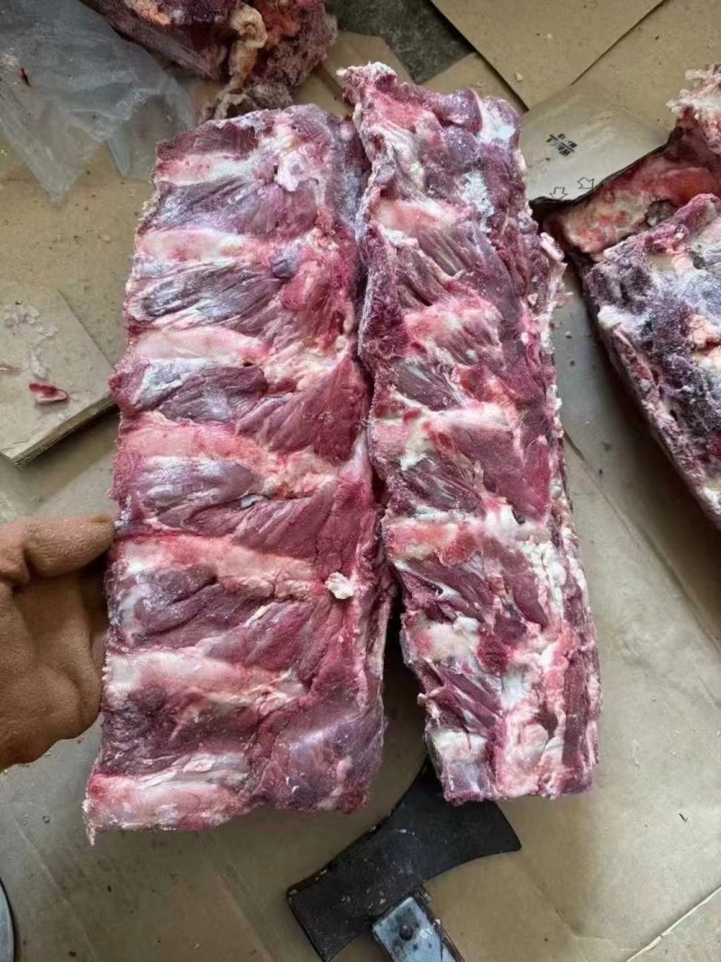 牛脊骨，肉多骨嫩，一手货源，价格落地，现货大量批发，