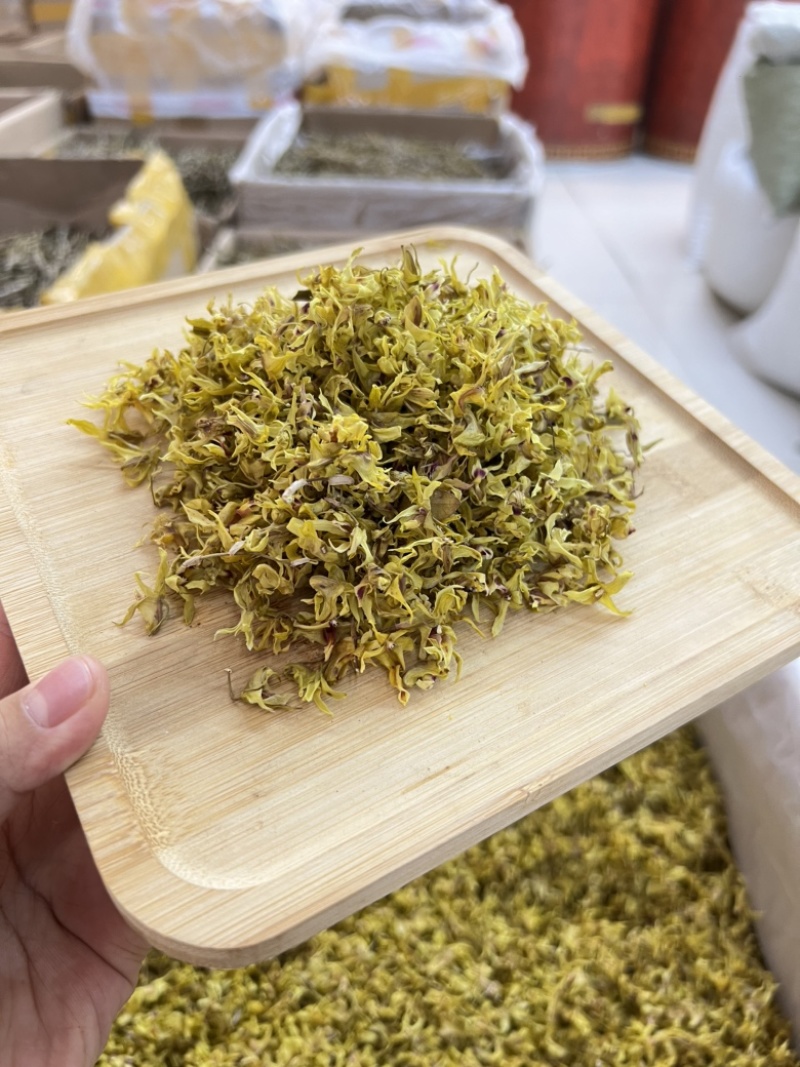 铁皮石斛花批发，量大从优，一手货源，可视频看货代发全国