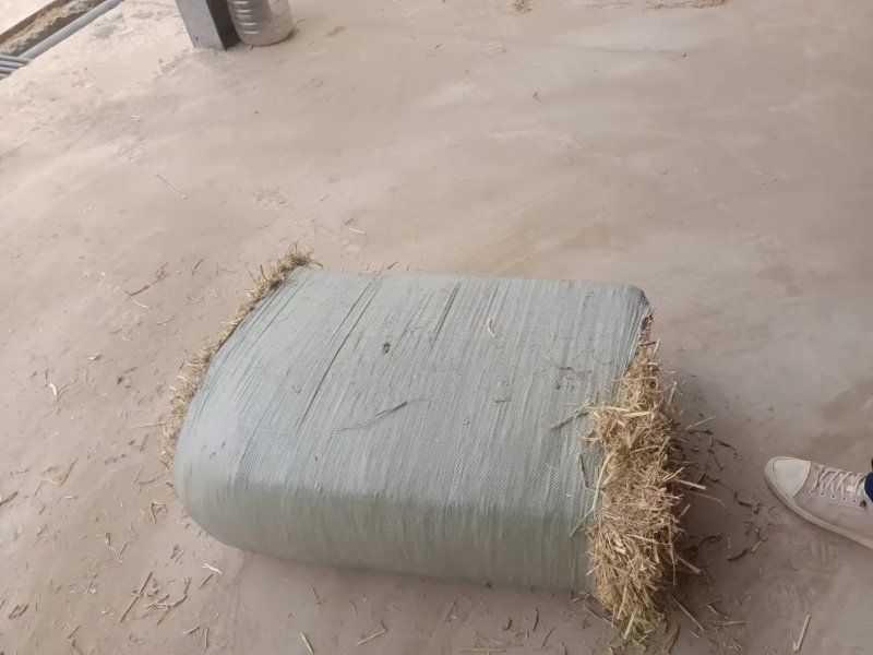 湖北干稻草，铡断风筛除尘小方包，厂家直出，全国供应