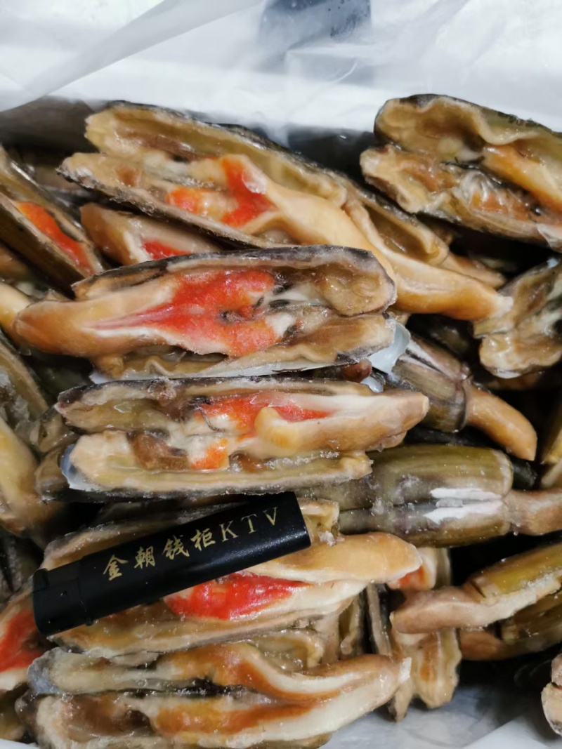 开口蛏子，带壳的蛏子，无沙，个个肥。常年有货。欢迎咨询