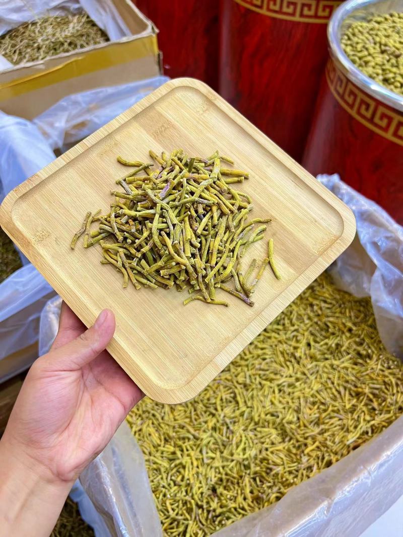 黄金铁皮石斛寸条一手货源，量大从优，品质保证欢迎电联