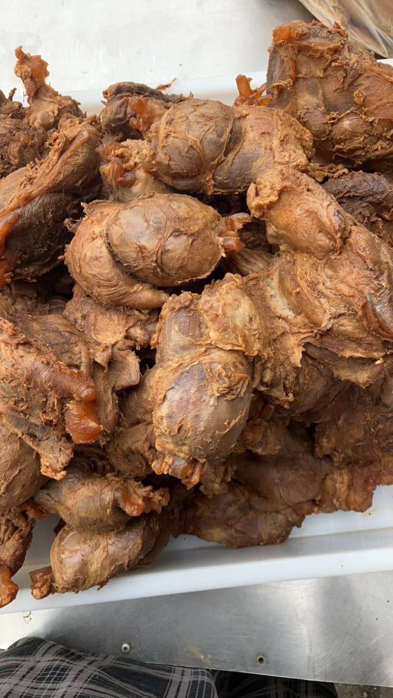 厂家直销批发全熟腱子肉熟牛肉口味酱香五香口味