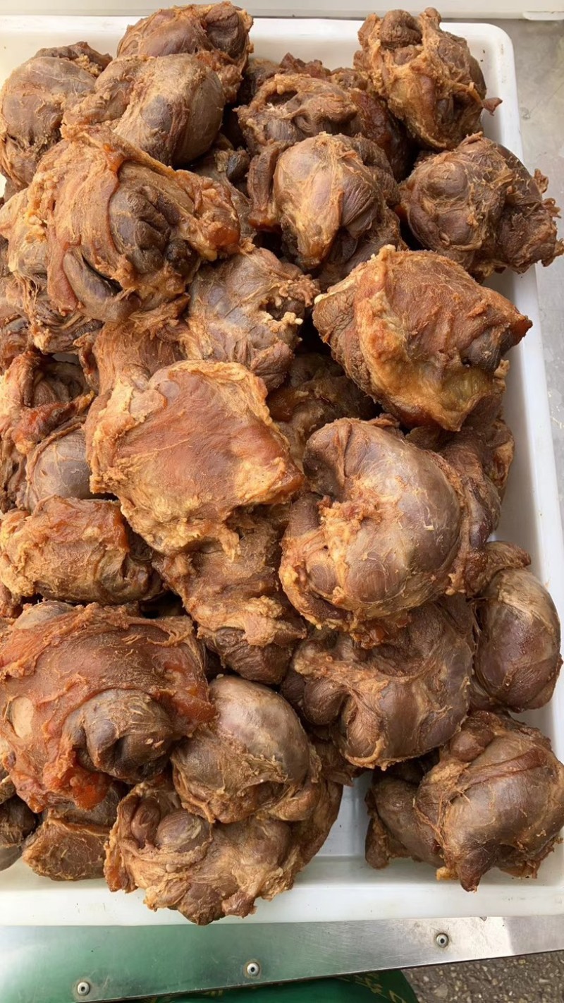 厂家直销全熟酱香腱子肉量大从优质量保证熟牛肉
