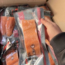 烟熏三文鱼块，250克左右/袋，现货