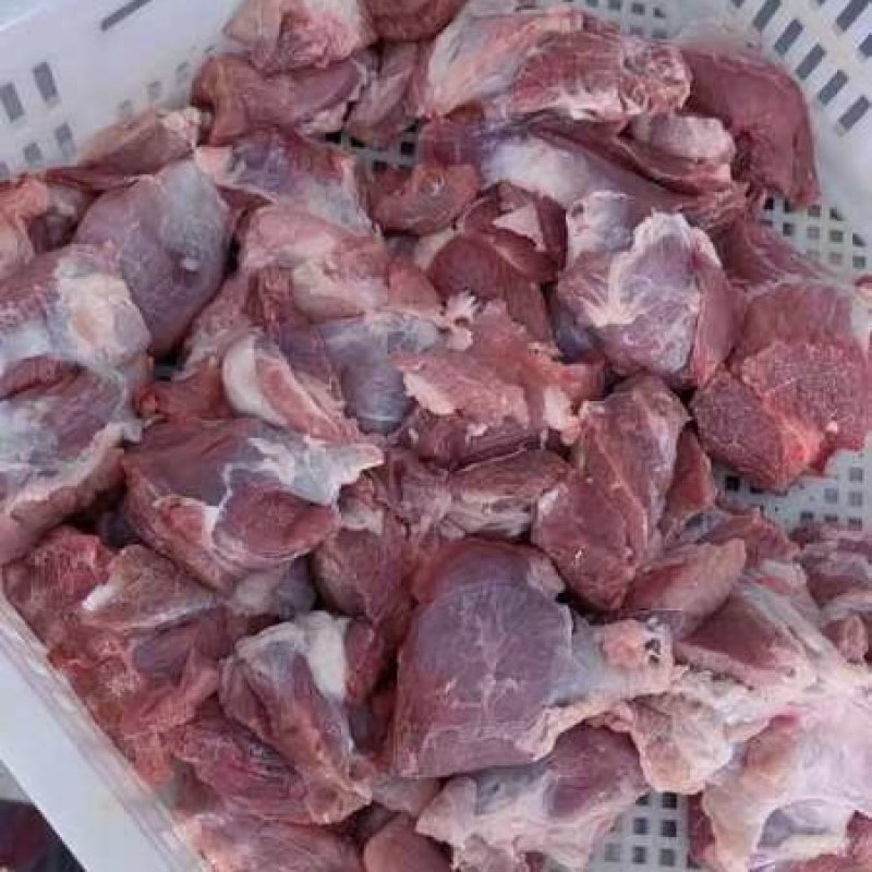 品名:精修槽头精碎肉规格20公斤一袋日期新货手续齐