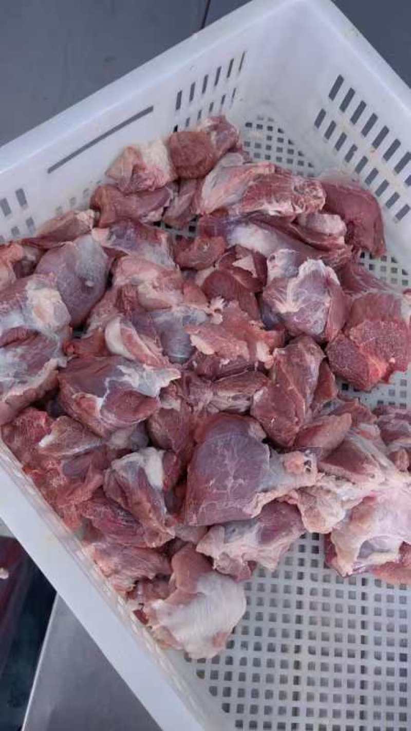 品名:精修槽头精碎肉规格20公斤一袋日期新货手续齐