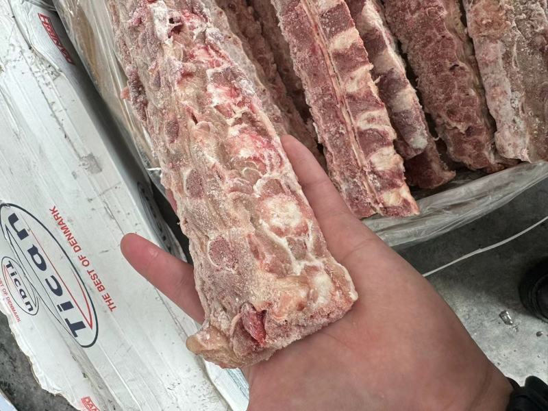 公司多个厂号的猪背骨临沂现货，有需要的联系，量大从优