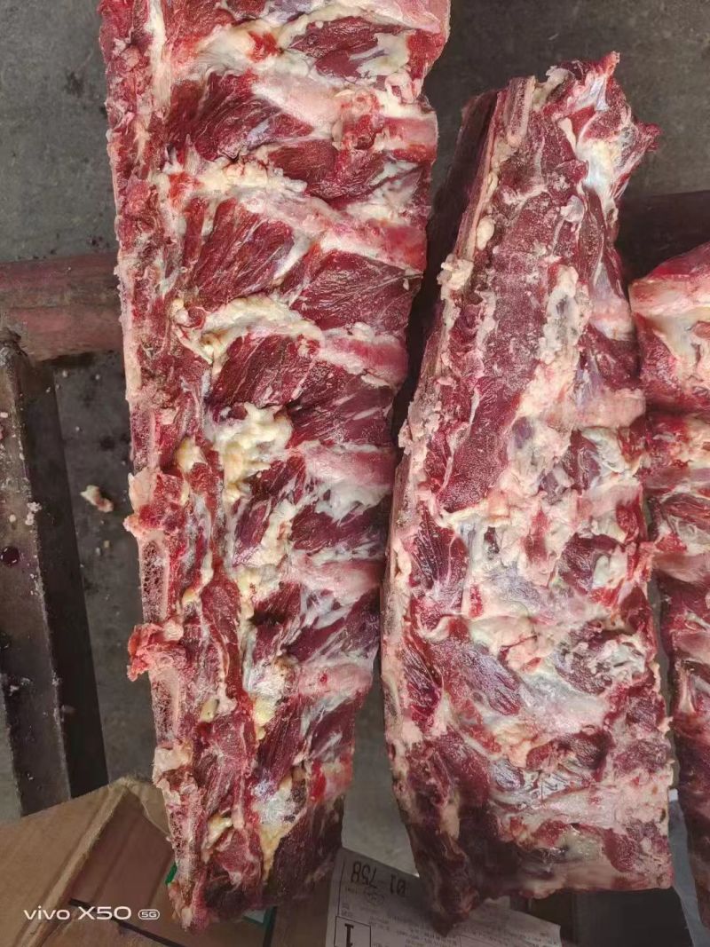 牛脊骨，肉多骨嫩，一手货源，价格落地，现货大量批发，