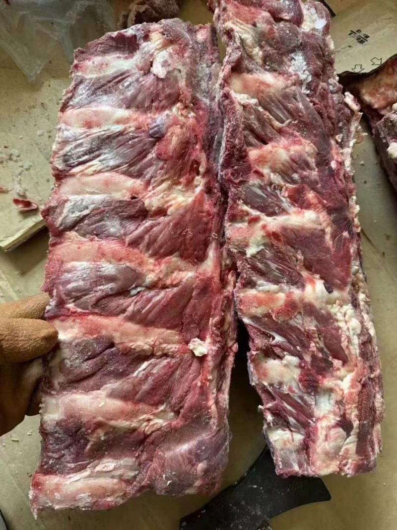 牛脊骨，肉多骨嫩，一手货源，价格落地，现货大量批发，