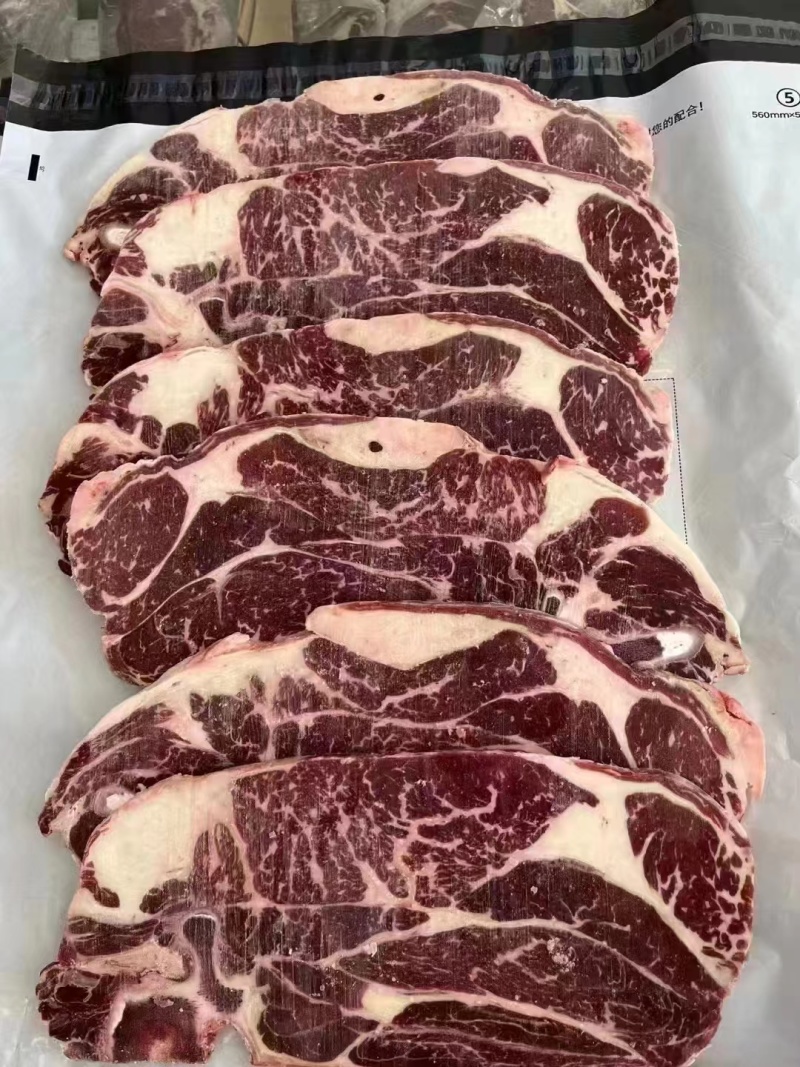 牛脖骨，厂家直销大量现货批发，肉满骨嫩，价格美丽，速度啦