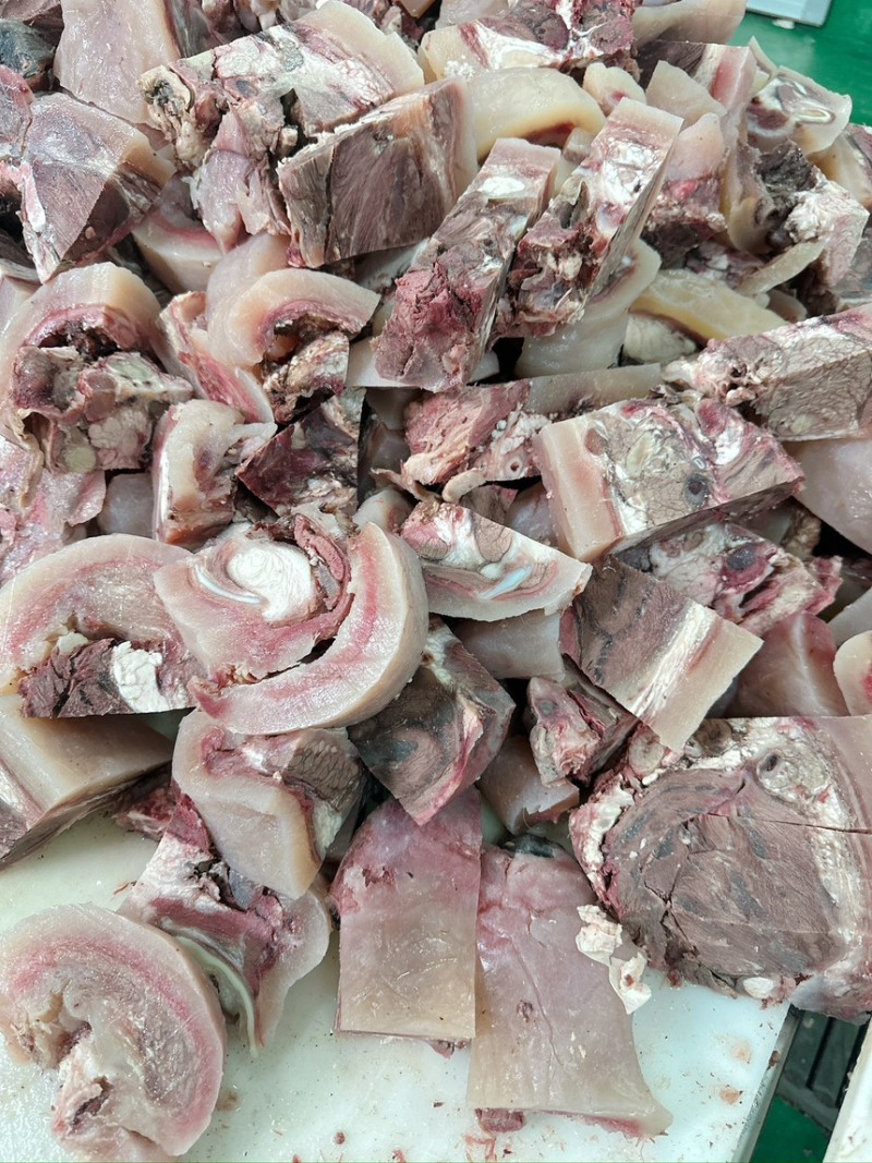 牛头肉，牛头肉块，可切丝，定制小包装。厂家直销。