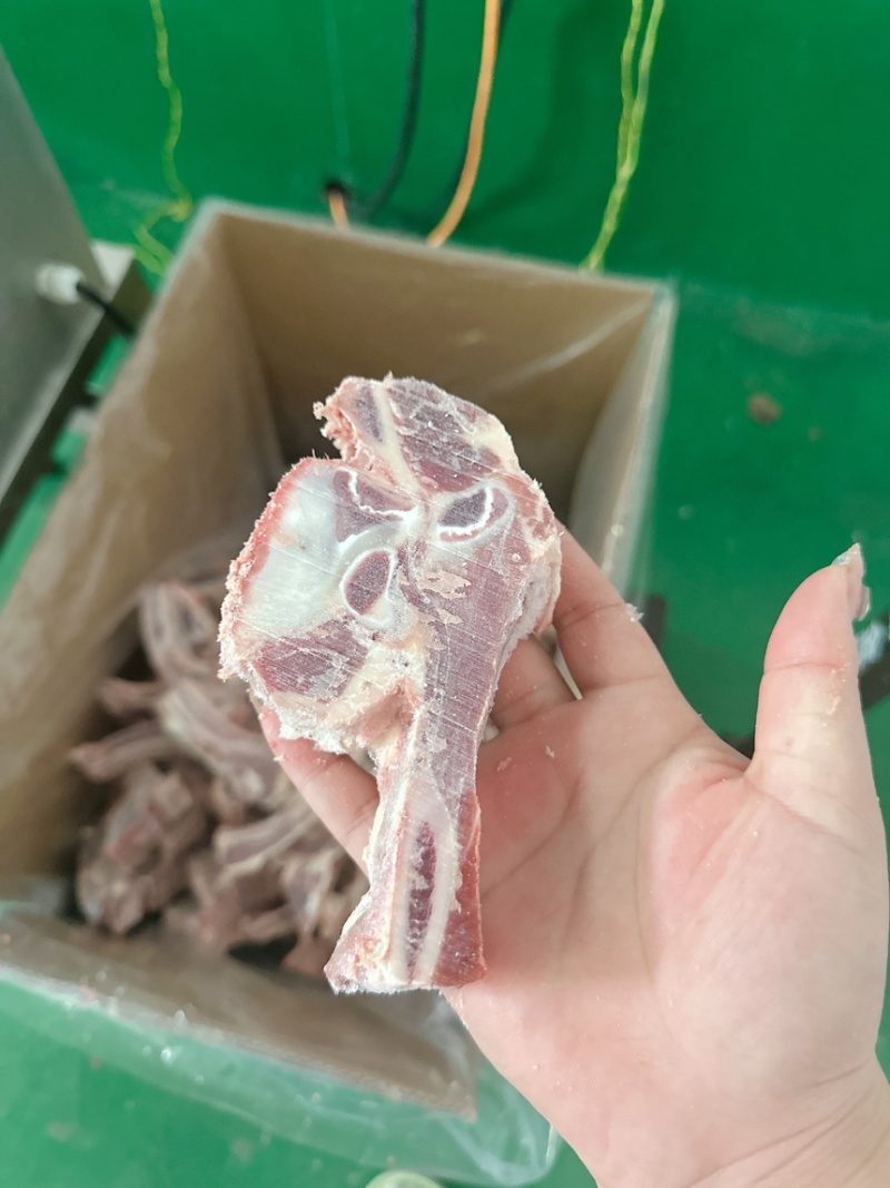 肋眼骨，可切块，手把网红牛排，定制包装，有需要的老板联系