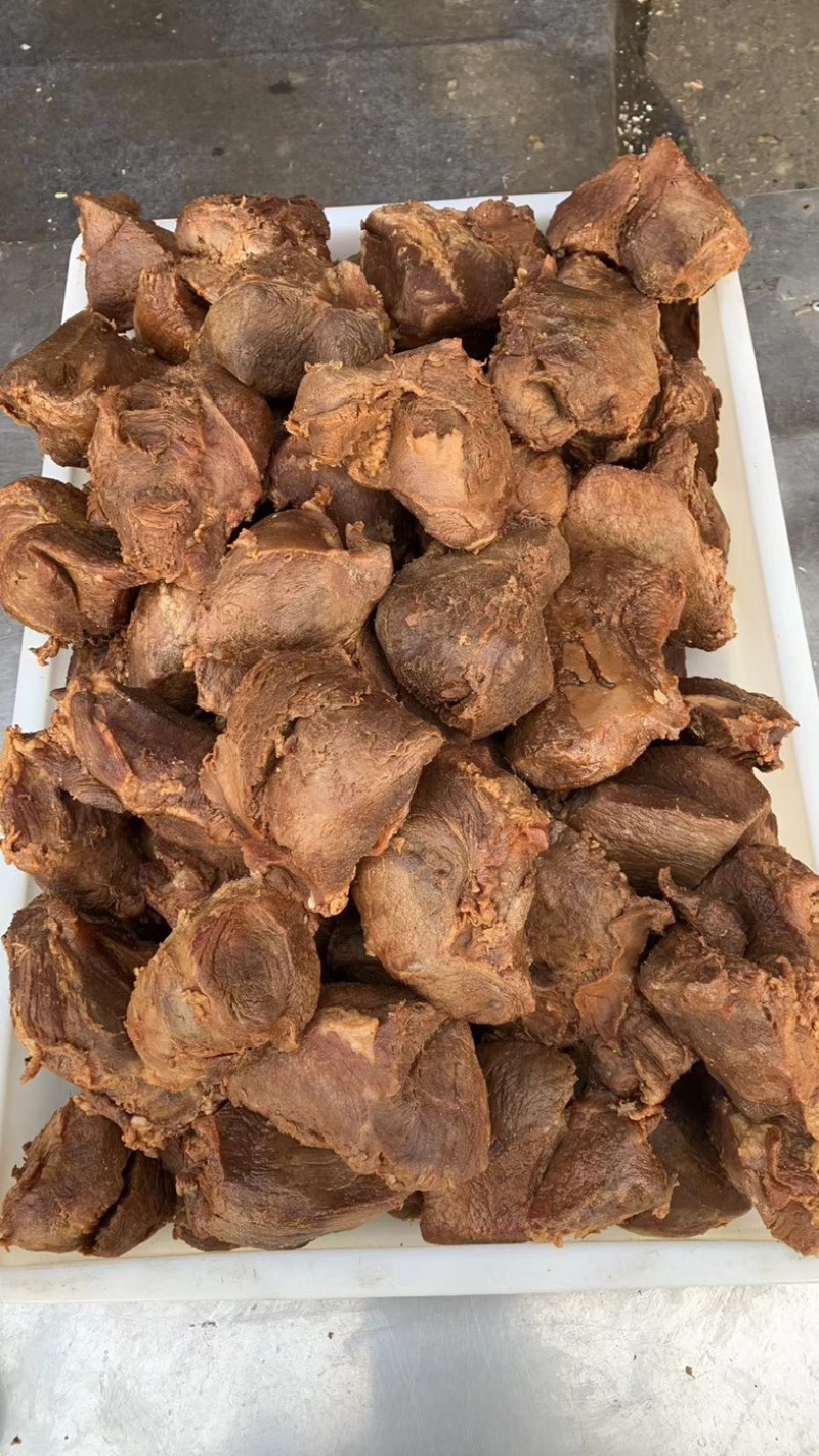 厂家直销全熟牛肉不打粉酱香五香卤牛肉面馆摆摊