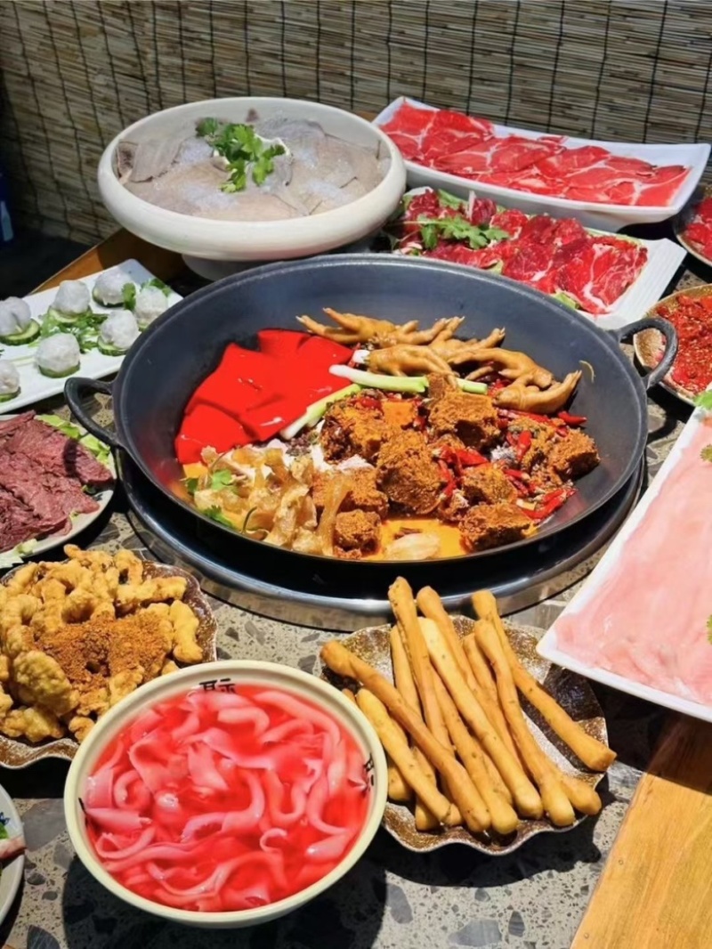 茴香小油条，咸香金黄酥脆可口，适合商超食材店农贸批发火锅