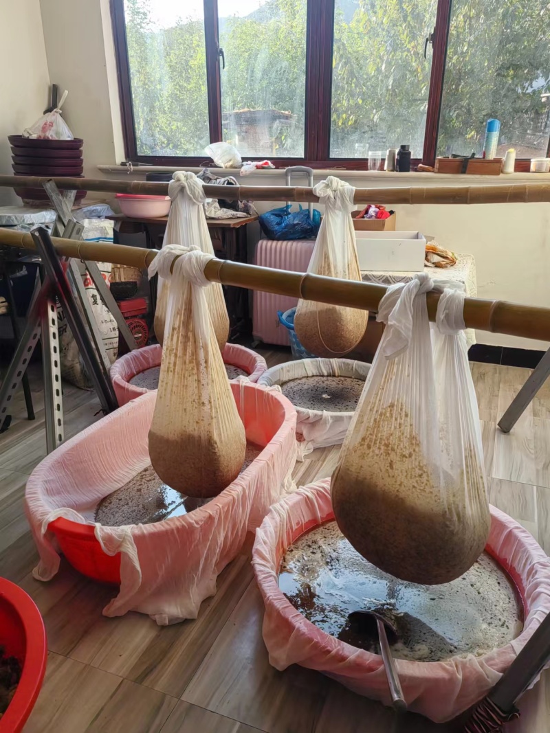 优质野生蜂蜜产地直供价格公道质量好可视频看货