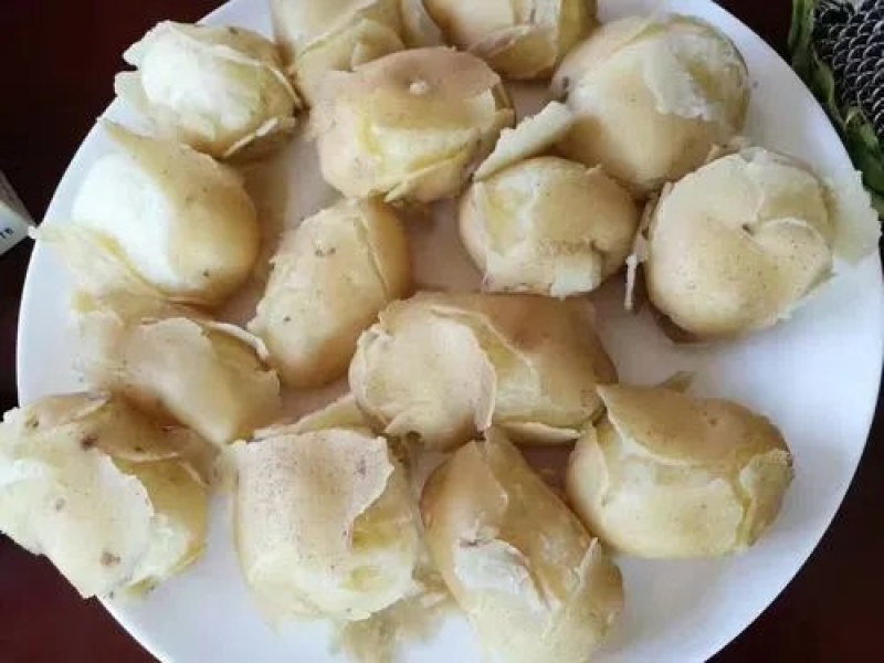 大量批发贵州威宁黄心土豆，可以上门提供。