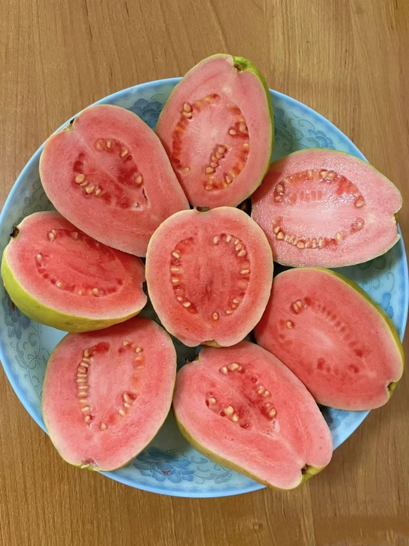 红心芭乐广西芭乐，产地一手货源，可视频看货，对接全国客商
