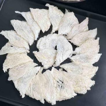 米黄色三角盏条