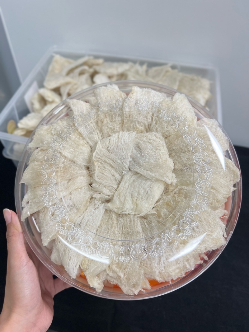 米黄色三角盏条