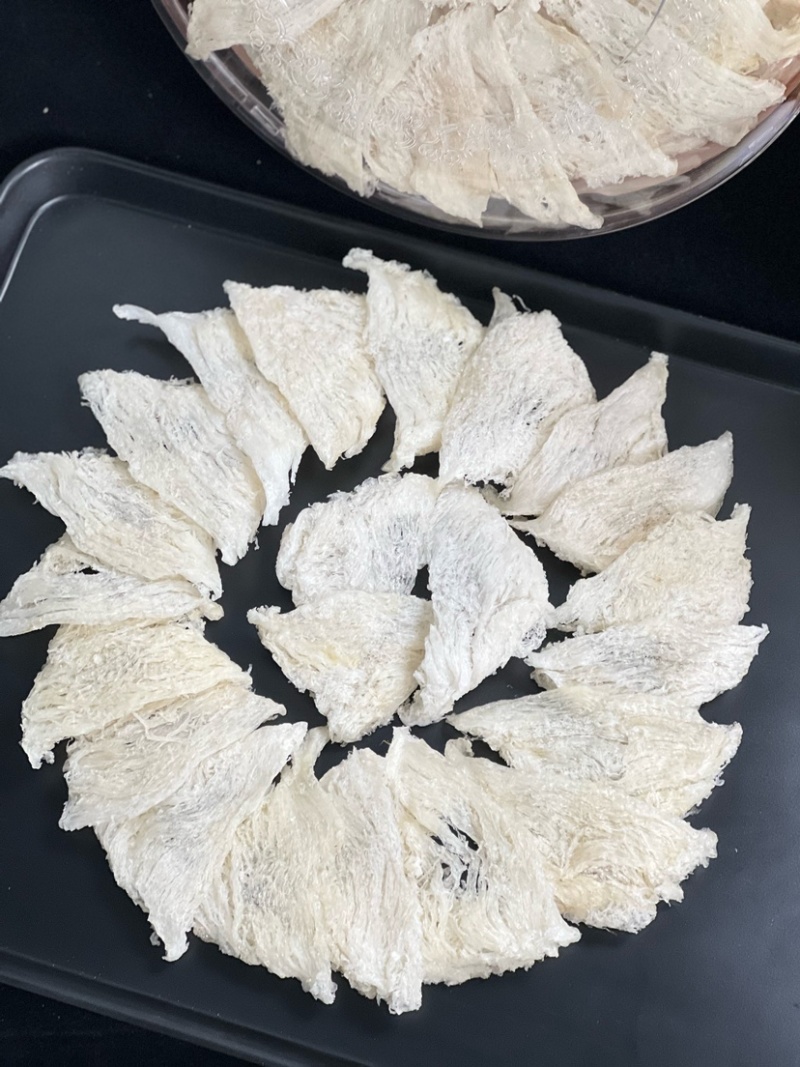 米黄色三角盏条