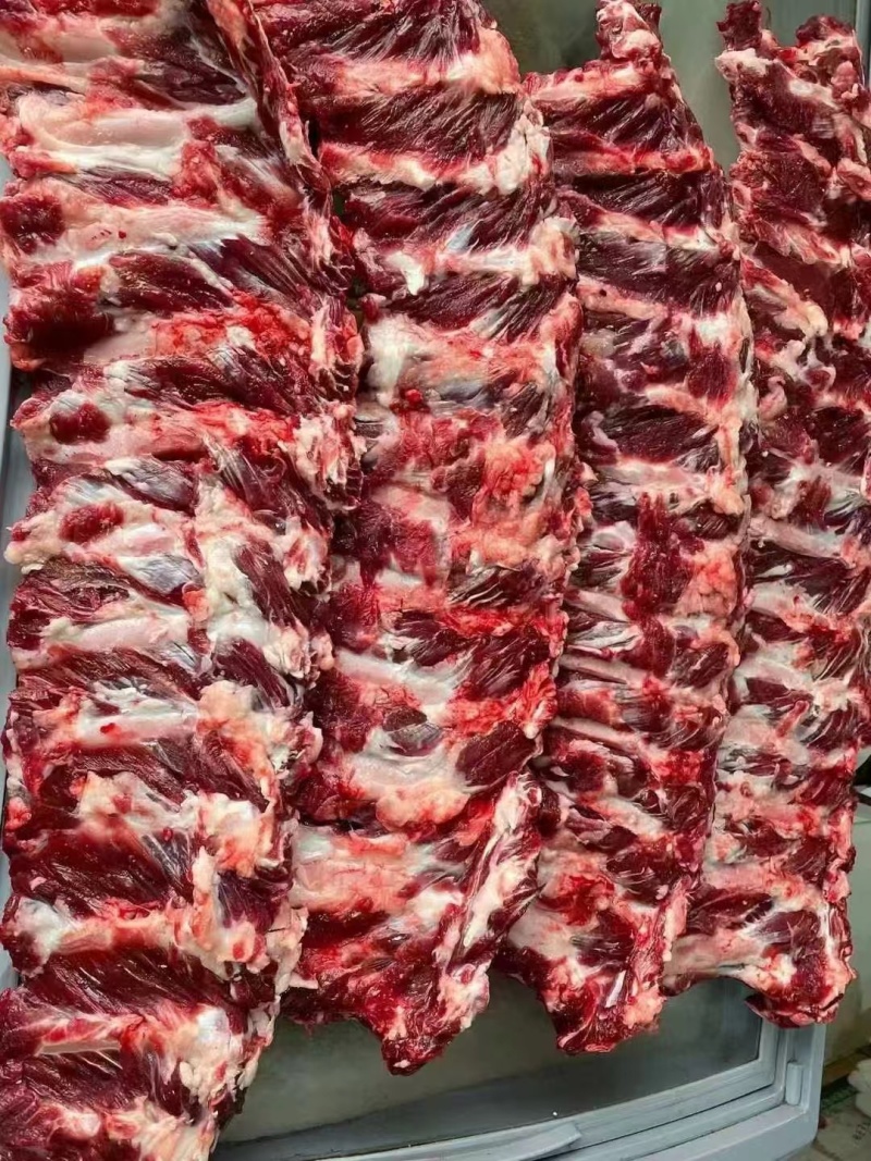 牛脊骨，肉多骨嫩，一手货源，价格落地，现货大量批发，