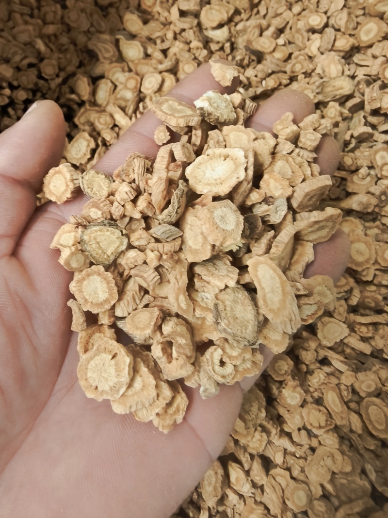 甘肃本地中药材，关防风饮片，一手货源，产地直发，过风过筛